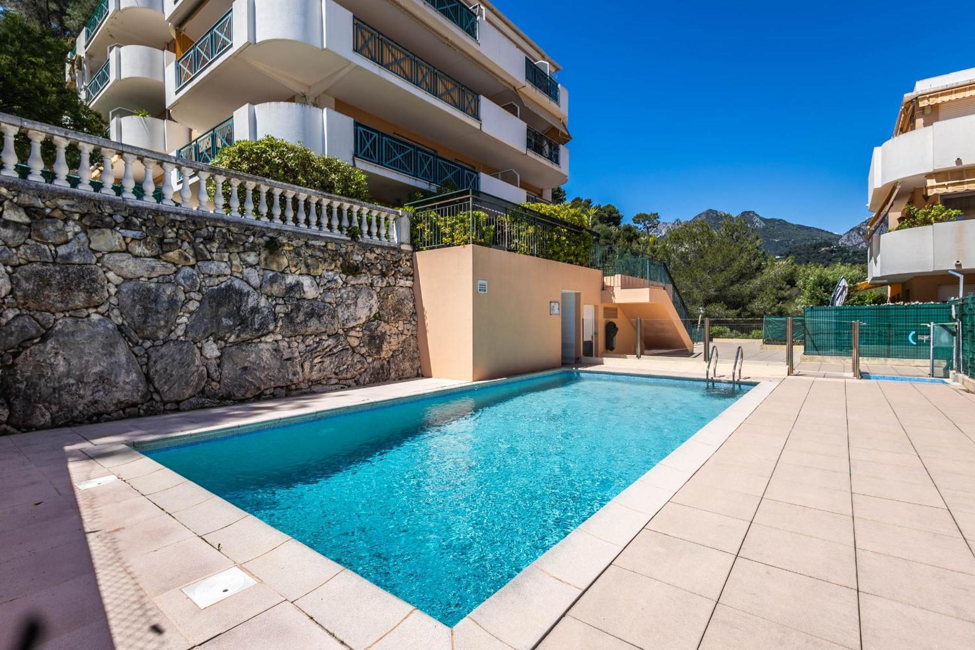 Mon Appart Avec Terrasse Et Piscine Рокебрюн — Кап-Мартен Экстерьер фото